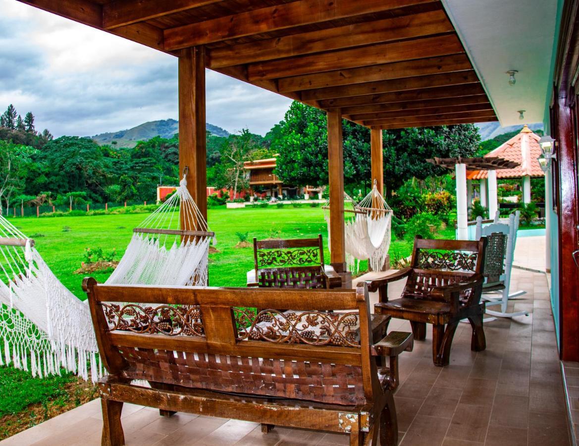 Deluxe Suites Guacamayos - Eco-Lodge & Swimming Pool Bonao Dış mekan fotoğraf
