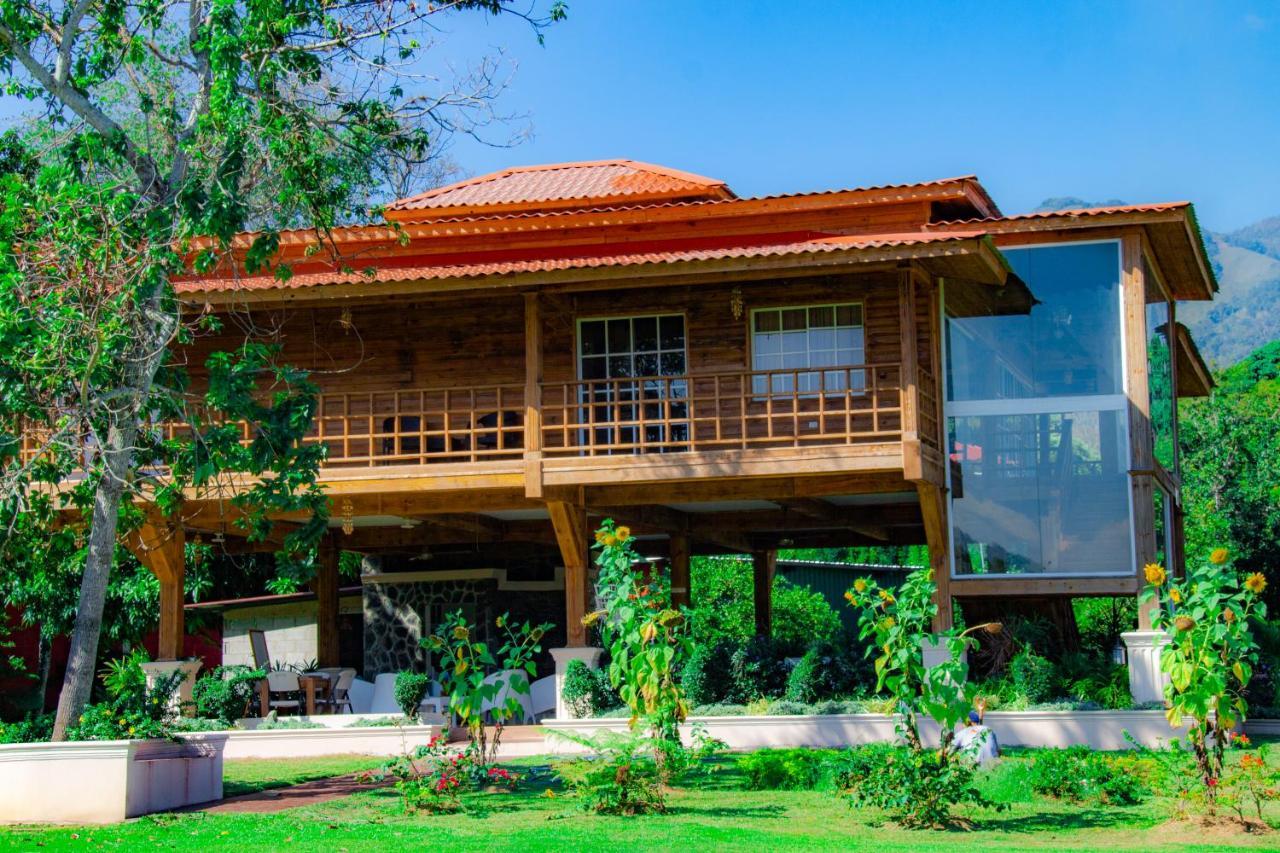 Deluxe Suites Guacamayos - Eco-Lodge & Swimming Pool Bonao Dış mekan fotoğraf